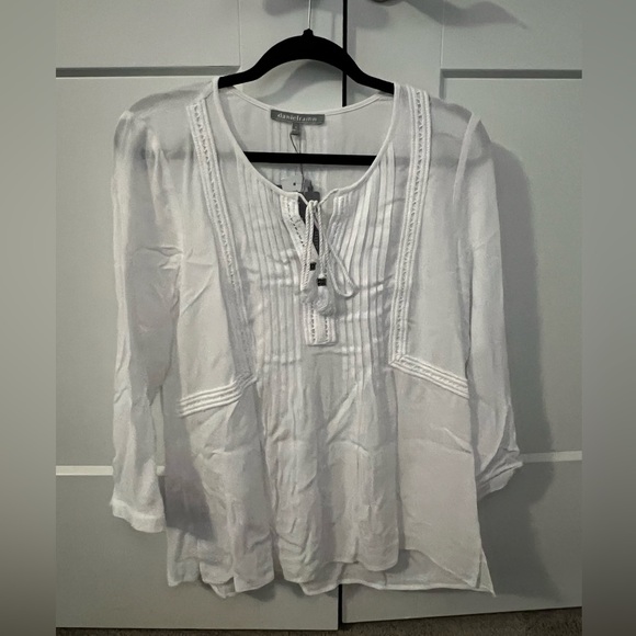 Daniel Rainn Tops - Women’s danielrainn top, new with tags!